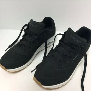Skechers Womens Uno Stand On Air Black 7 M